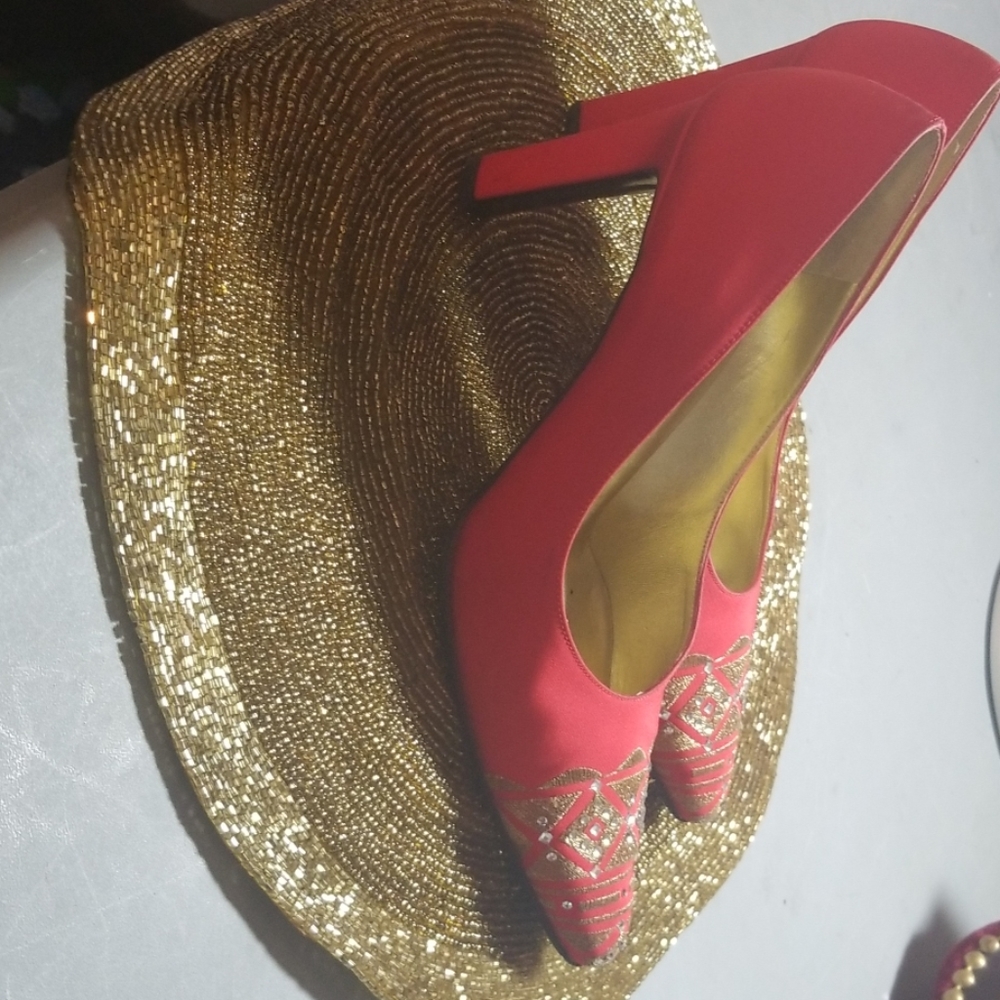 Shoes - Picture 4 of 8